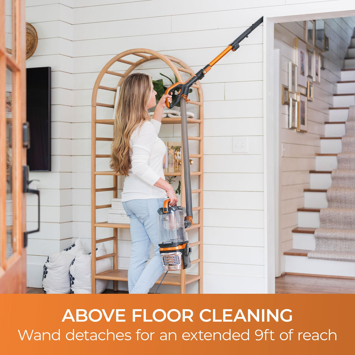 Bagless Upright Vacuum I3893