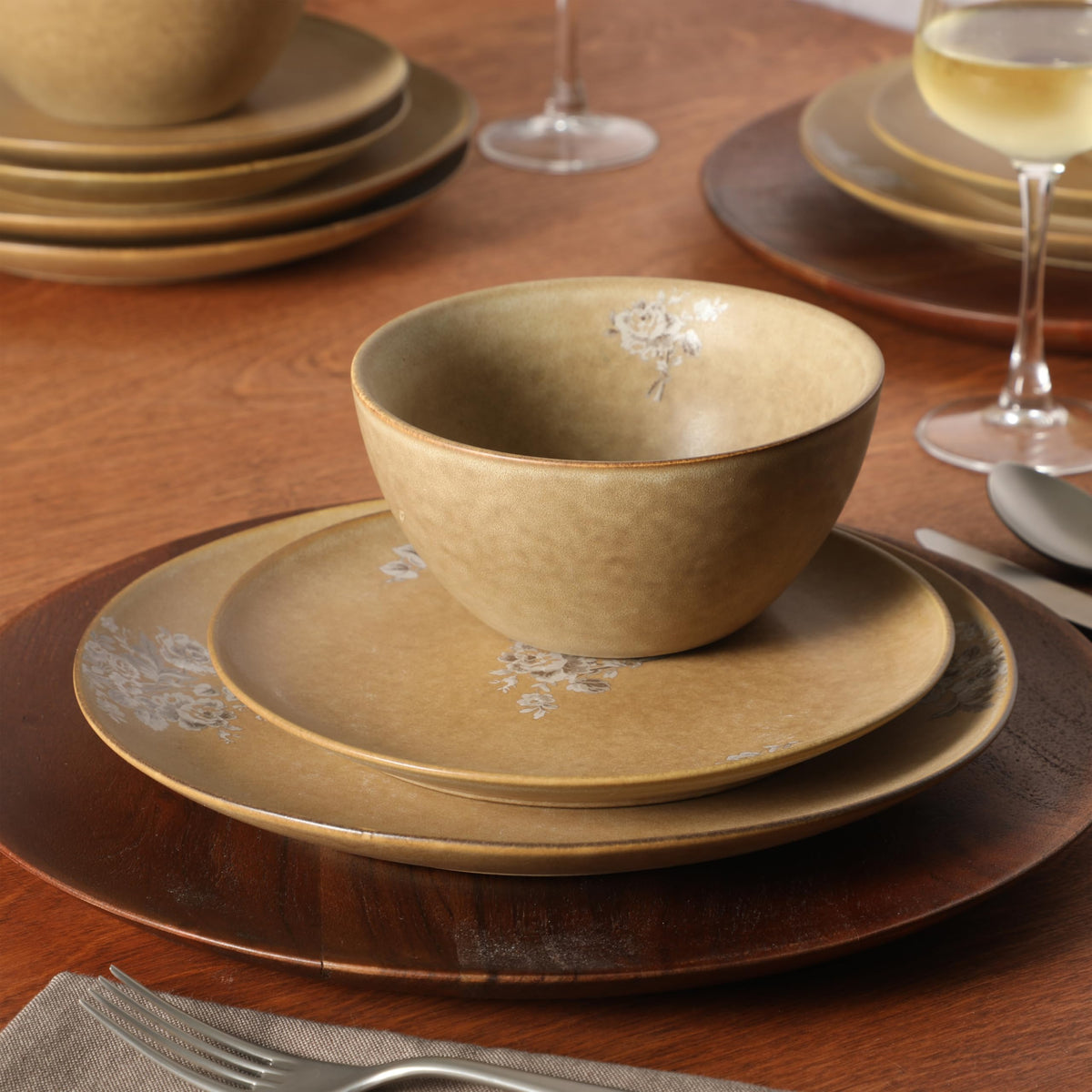 12 Piece Taupe Floral Dinnerware Set D525993
