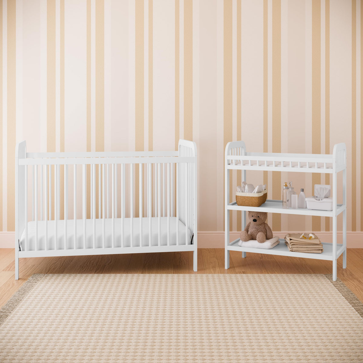White Changing Table with Changing Pad B11938